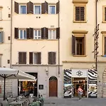 Avelli Pia Fourth Floor With 2 Bathrooms - Charming - Delightful And Bright 4rd-floor Without Elevator, Overlooking One Of Florence's Beautiful Squares, Exceptionally Located For Exploring The Apartamento *