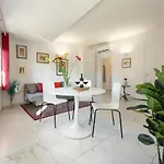 Apartamento Avelli Pia Fourth Floor With 2 Bathrooms - Charming - Delightful And Bright 4rd-floor Without Elevator, Overlooking One Of Florence's Beautiful Squares, Exceptionally Located For Exploring The