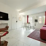 Avelli Pia Fourth Floor With 2 Bathrooms - Charming - Delightful And Bright 4rd-floor Without Elevator, Overlooking One Of Florence's Beautiful Squares, Exceptionally Located For Exploring The Apartamento *