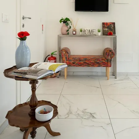 Apartman Avelli Pia Fourth Floor With 2 Bathrooms - Charming - Delightful And Bright 4rd-floor Without Elevator, Overlooking One Of Florence's Beautiful Squares, Exceptionally Located For Exploring The