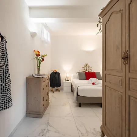 Avelli Pia Fourth Floor With 2 Bathrooms - Charming - Delightful And Bright 4rd-floor Without Elevator, Overlooking One Of Florence's Beautiful Squares, Exceptionally Located For Exploring The Apartman Firenze