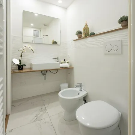 Avelli Pia Fourth Floor With 2 Bathrooms - Charming - Delightful And Bright 4rd-floor Without Elevator, Overlooking One Of Florence's Beautiful Squares, Exceptionally Located For Exploring The Apartman Firenze