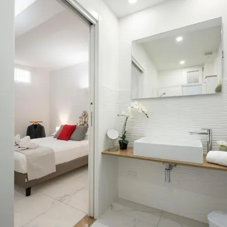 Avelli Pia Fourth Floor With 2 Bathrooms - Charming - Delightful And Bright 4rd-floor Without Elevator, Overlooking One Of Florence's Beautiful Squares, Exceptionally Located For Exploring The Apartman *