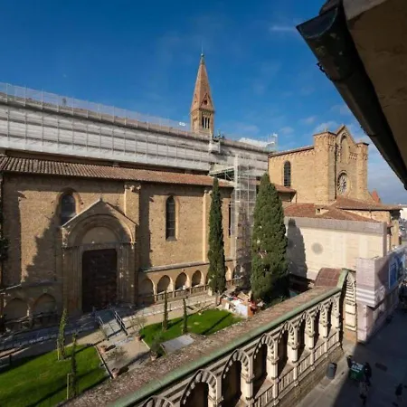 Avelli Pia Fourth Floor With 2 Bathrooms - Charming - Delightful And Bright 4rd-floor Without Elevator, Overlooking One Of Florence's Beautiful Squares, Exceptionally Located For Exploring The