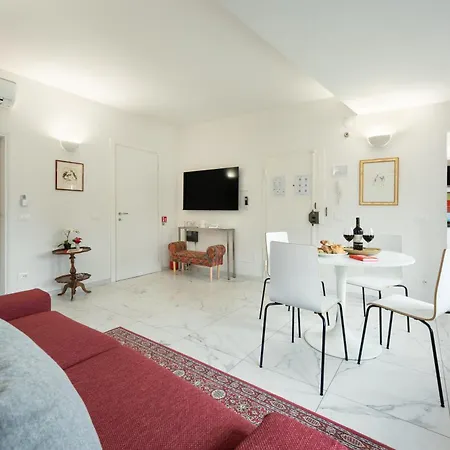 Avelli Pia Fourth Floor With 2 Bathrooms - Charming - Delightful And Bright 4rd-floor Without Elevator, Overlooking One Of Florence's Beautiful Squares, Exceptionally Located For Exploring The アパート *