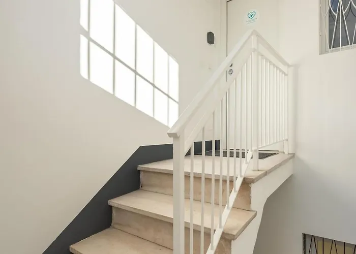 アパート Avelli Pia Fourth Floor With 2 Bathrooms - Charming - Delightful And Bright 4rd-floor Without Elevator, Overlooking One Of Florence's Beautiful Squares, Exceptionally Located For Exploring The