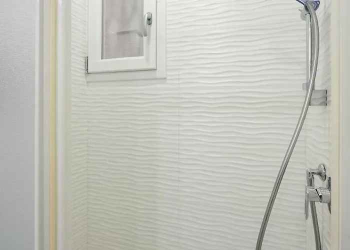 アパート Avelli Pia Fourth Floor With 2 Bathrooms - Charming - Delightful And Bright 4rd-floor Without Elevator, Overlooking One Of Florence's Beautiful Squares, Exceptionally Located For Exploring The *