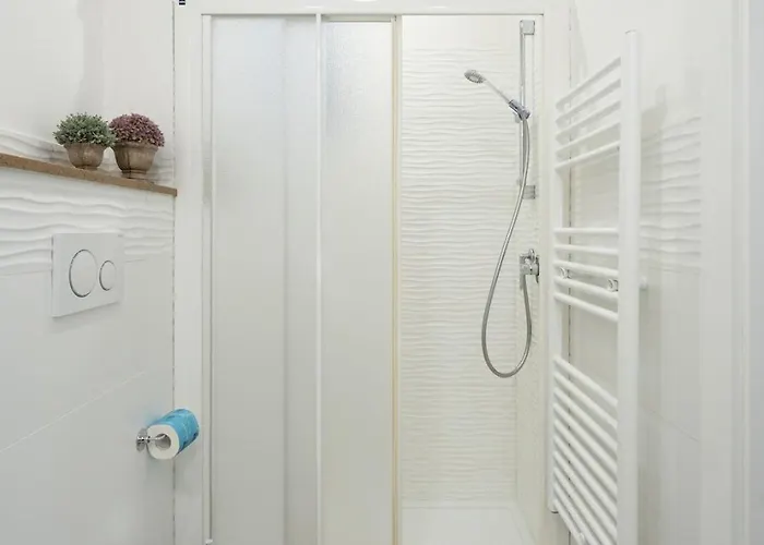Avelli Pia Fourth Floor With 2 Bathrooms - Charming - Delightful And Bright 4rd-floor Without Elevator, Overlooking One Of Florence's Beautiful Squares, Exceptionally Located For Exploring The アパート フィレンツェ