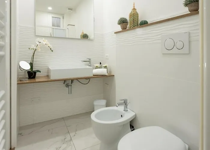 Avelli Pia Fourth Floor With 2 Bathrooms - Charming - Delightful And Bright 4rd-floor Without Elevator, Overlooking One Of Florence's Beautiful Squares, Exceptionally Located For Exploring The アパート フィレンツェ