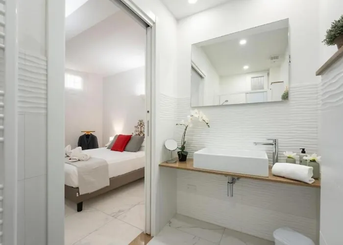 Avelli Pia Fourth Floor With 2 Bathrooms - Charming - Delightful And Bright 4rd-floor Without Elevator, Overlooking One Of Florence's Beautiful Squares, Exceptionally Located For Exploring The アパート *