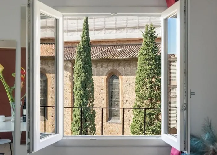 Avelli Pia Fourth Floor With 2 Bathrooms - Charming - Delightful And Bright 4rd-floor Without Elevator, Overlooking One Of Florence's Beautiful Squares, Exceptionally Located For Exploring The アパート
