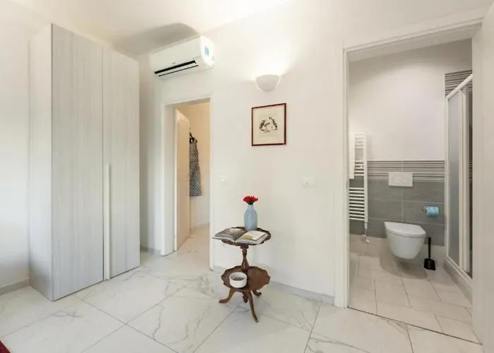 アパート Avelli Pia Fourth Floor With 2 Bathrooms - Charming - Delightful And Bright 4rd-floor Without Elevator, Overlooking One Of Florence's Beautiful Squares, Exceptionally Located For Exploring The *