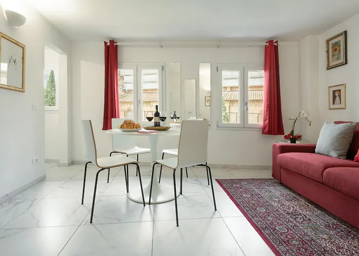 Avelli Pia Fourth Floor With 2 Bathrooms - Charming - Delightful And Bright 4rd-floor Without Elevator, Overlooking One Of Florence's Beautiful Squares, Exceptionally Located For Exploring The アパート フィレンツェ